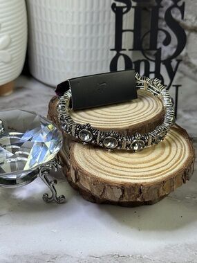 paparazzi Silver Crystal Accent Stretch Bracelet